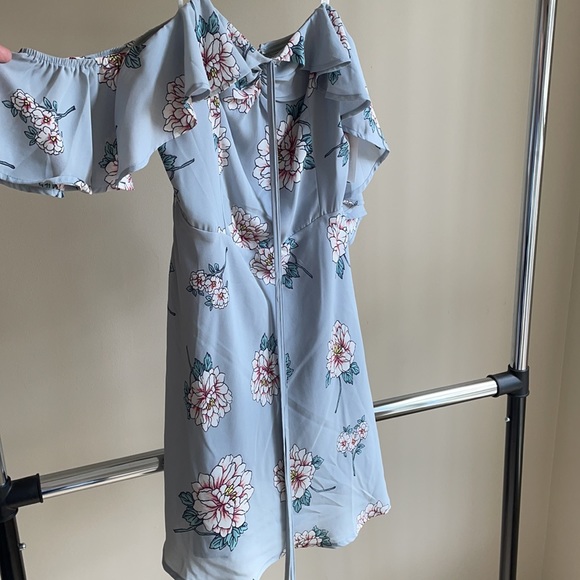 J.O.A Los Angeles Off the shoulder Mini Dress - Picture 4 of 10